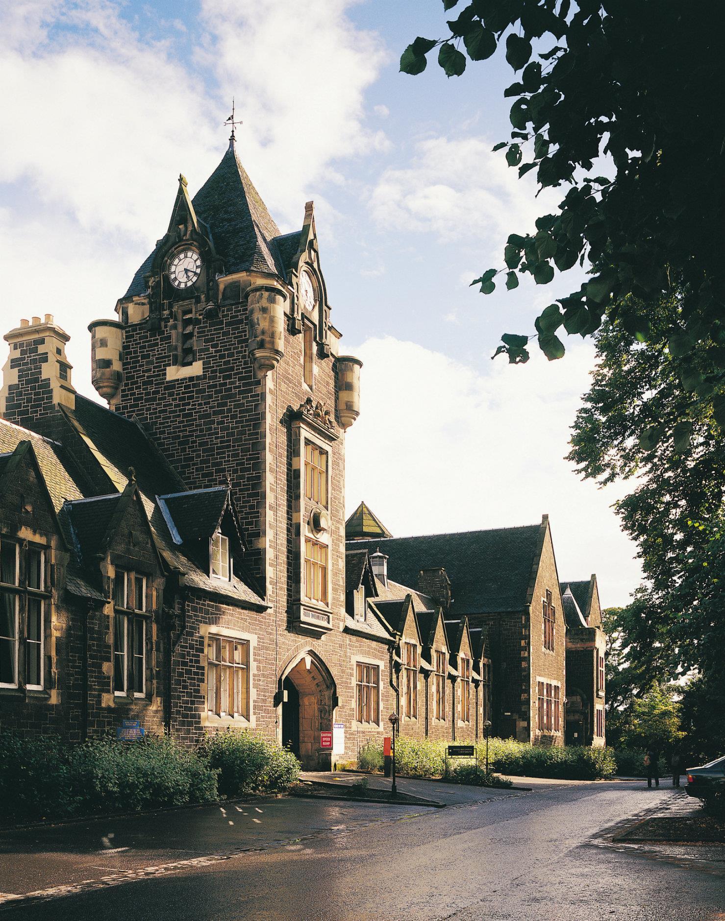 Stirling Highland Hotel- Part Of The Cairn Collection Exterior photo